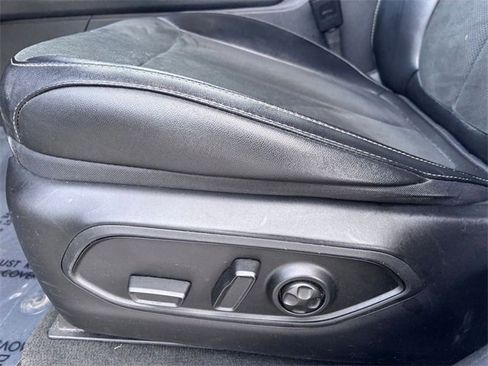 Certified 2024 Jeep Grand Cherokee L Laredo image 11