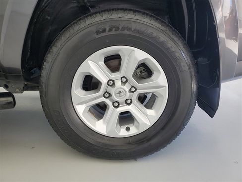 Used 2022 Toyota 4Runner SR5 Premium image 11