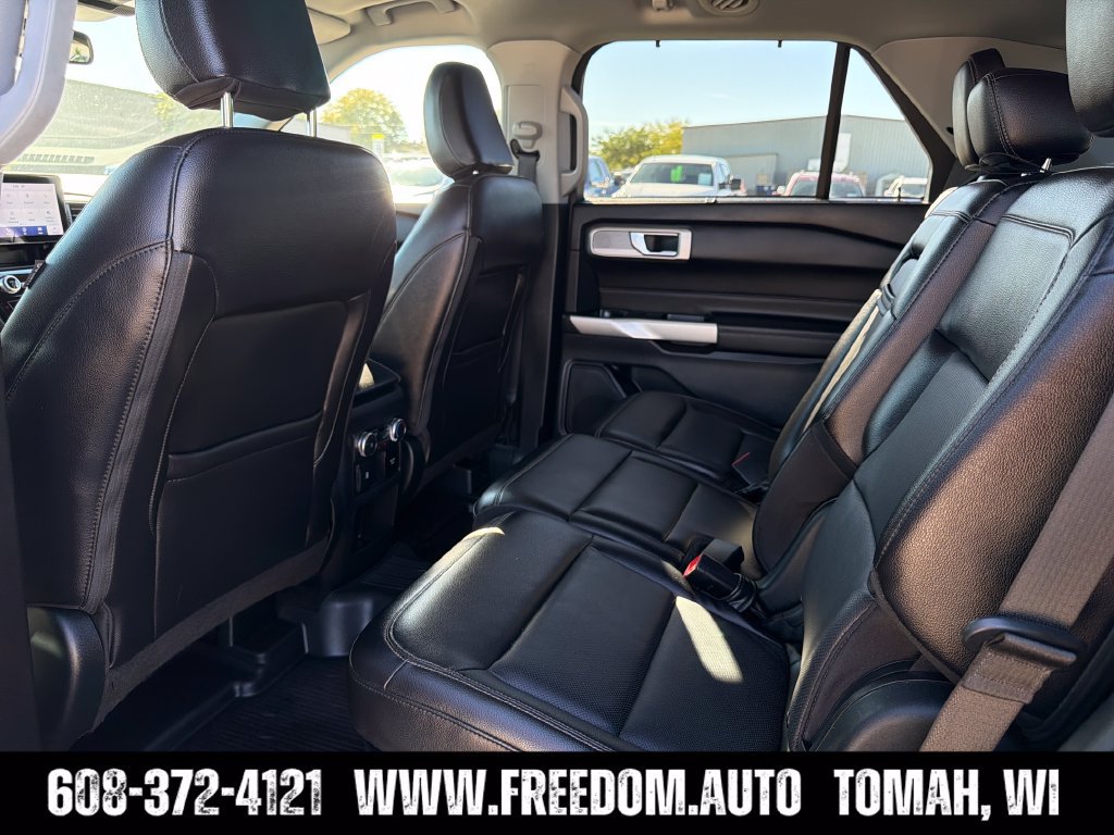 Used 2021 Ford Explorer Limited w/ Equipment Group 301A AWD/4WD image 26