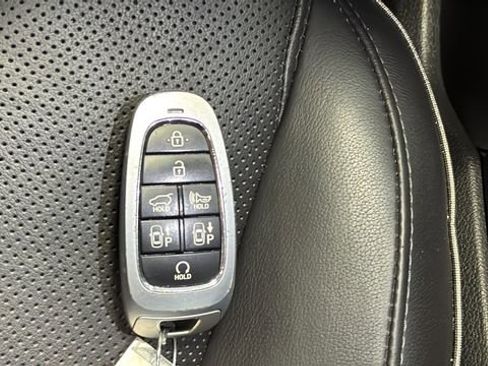 Used 2023 Hyundai Santa Fe Limited AWD/4WD image 39