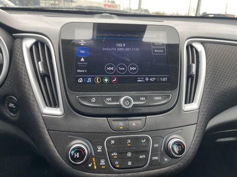 Used 2023 Chevrolet Malibu LT image 11