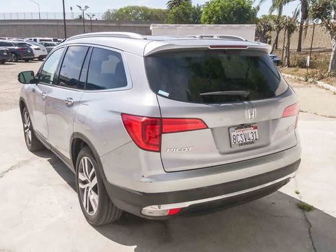 Used 2018 Honda Pilot Touring image 7