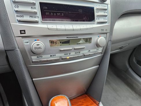 Used 2011 Toyota Camry XLE w/ XLE Extra-Value Pkg #2 image 20