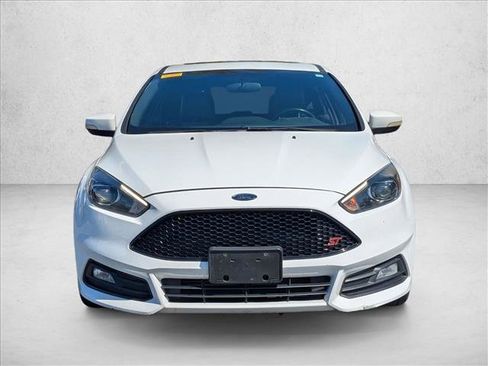 Used 2018 Ford Focus ST w/ Equipment Group 401A image 2