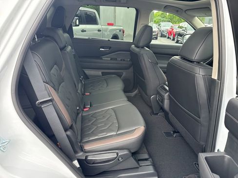 New 2026 Nissan Pathfinder Platinum FWD image 29