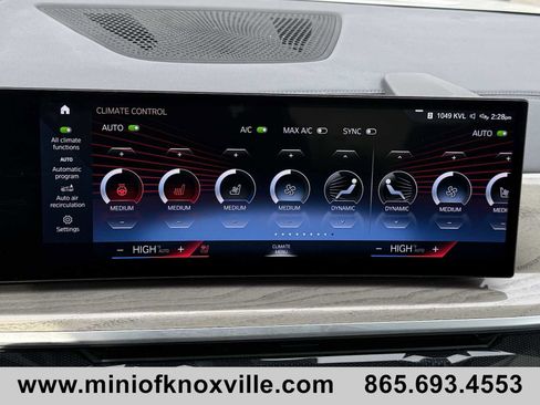 Used 2023 BMW X7 xDrive40i w/ Premium Package image 28