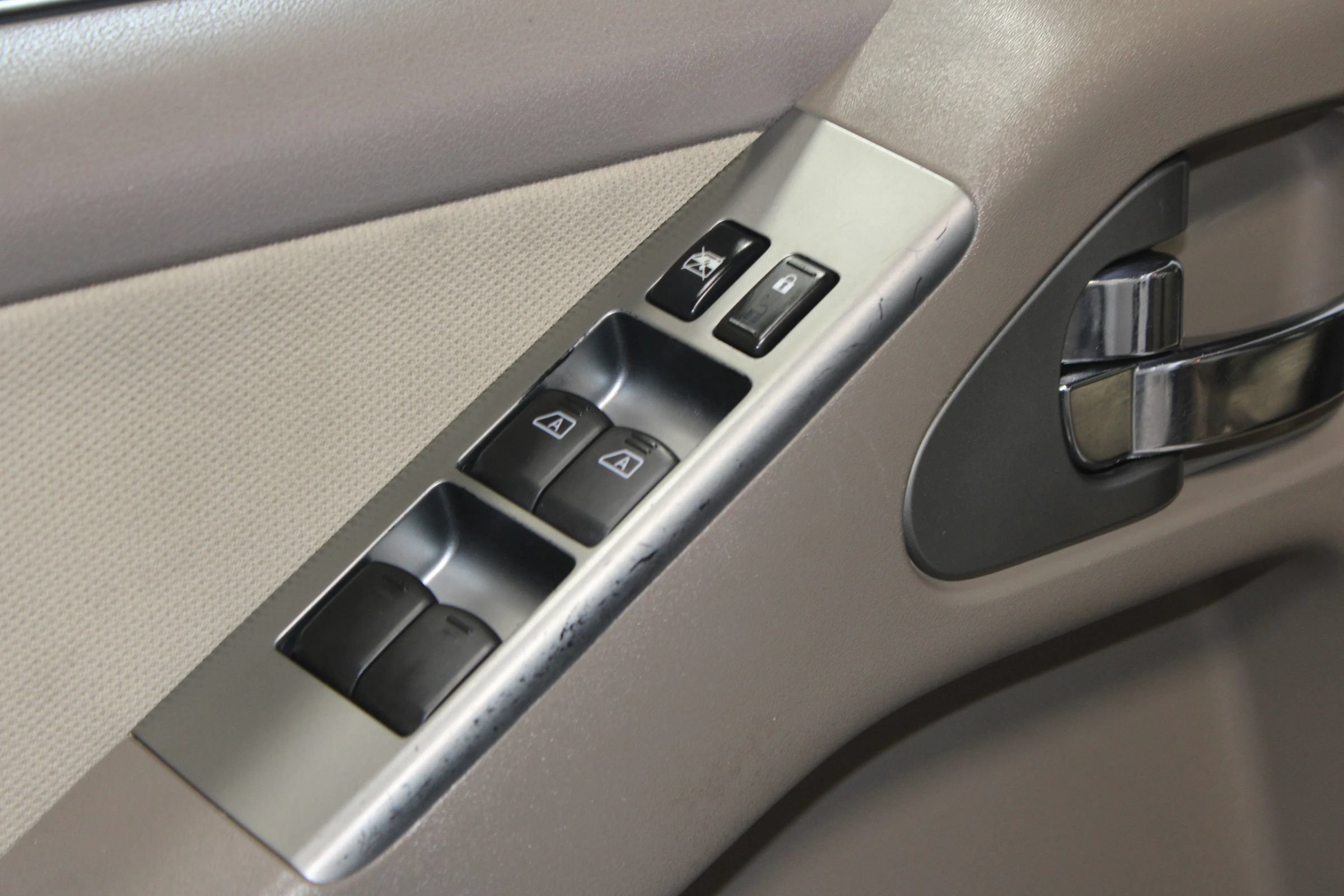 Used 2008 Nissan Pathfinder S RWD image 11