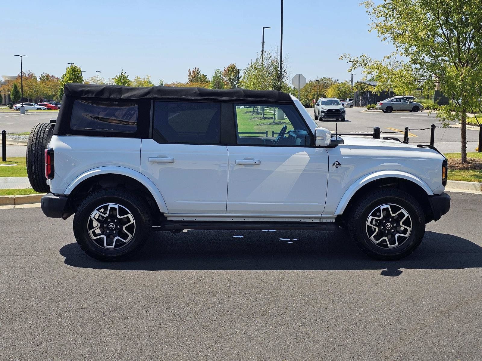 Used 2021 Ford Bronco Outer Banks AWD/4WD image 9