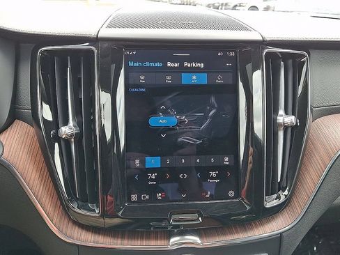 Used 2023 Volvo XC60 B6 Ultimate w/ Protection Package Premier AWD/4WD image 16