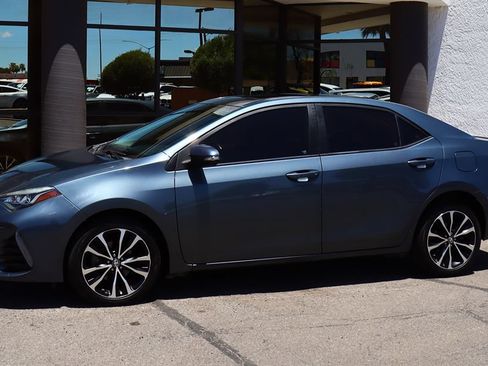 Used 2017 Toyota Corolla SE w/ SE Premium Package FWD image 7