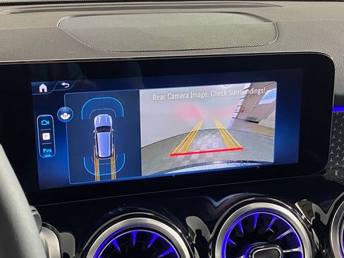 New 2025 Mercedes-Benz GLB 250 4MATIC image 24