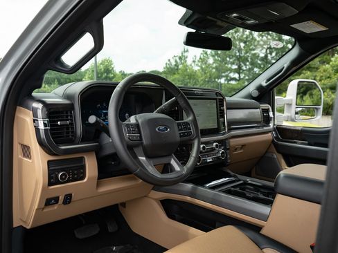 Used 2026 Ford F450 Lariat AWD/4WD image 28