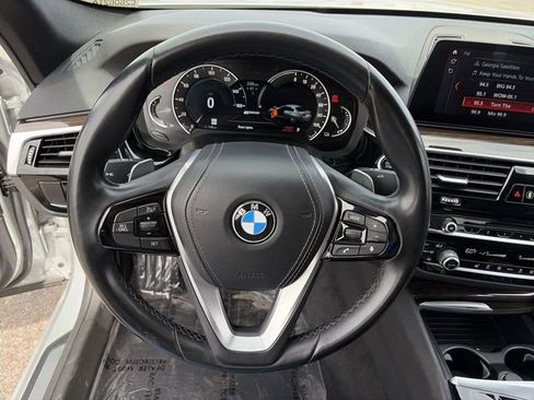Used 2019 BMW 530e w/ Convenience Package RWD image 24