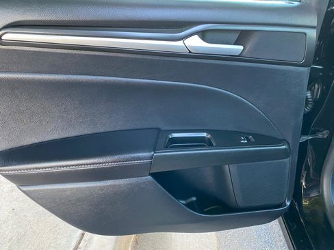 Used 2020 Ford Fusion Titanium AWD/4WD image 32