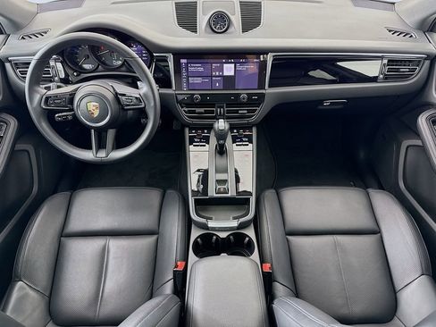 Certified 2025 Porsche Macan AWD/4WD image 28