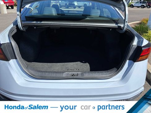 Used 2024 Nissan Altima 2.5 SR FWD image 19