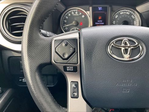 Certified 2020 Toyota Tacoma SR5 image 23