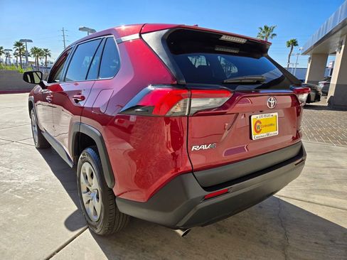 Used 2023 Toyota RAV4 LE AWD/4WD image 4