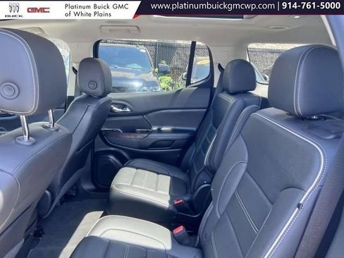 Used 2022 GMC Acadia Denali w/ Denali Technology Package image 12