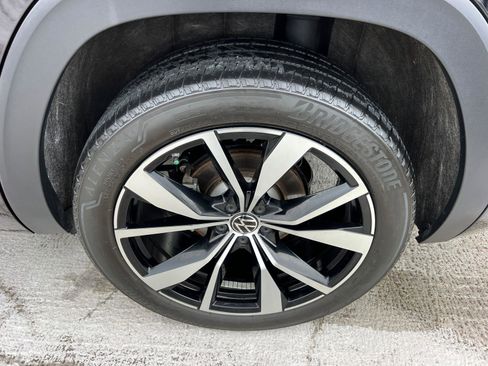 Used 2024 Volkswagen Atlas SEL Premium R-Line AWD/4WD image 20