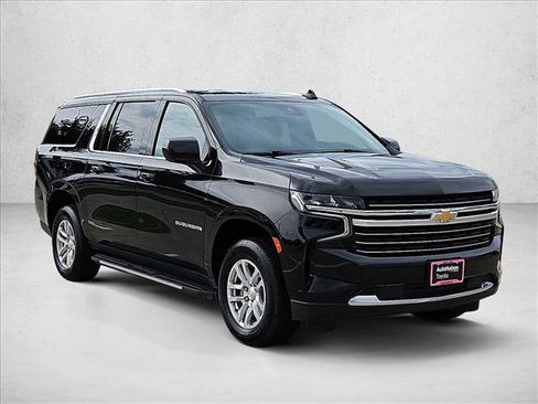 Used 2024 Chevrolet Suburban LT AWD/4WD image 3