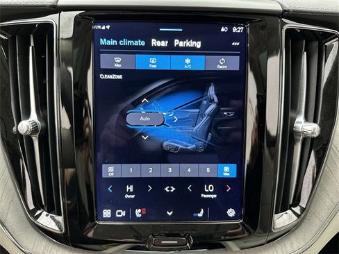 Certified 2023 Volvo XC60 B5 Ultimate w/ Climate Package image 19