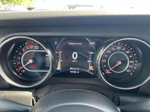 Used 2022 Jeep Gladiator Overland w/ Popular Equipment Package AWD/4WD image 25