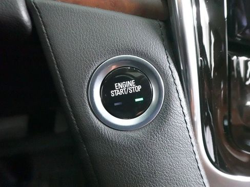Used 2020 Cadillac Escalade Luxury AWD/4WD image 21