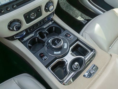 Used 2016 Rolls-Royce Wraith RWD image 79