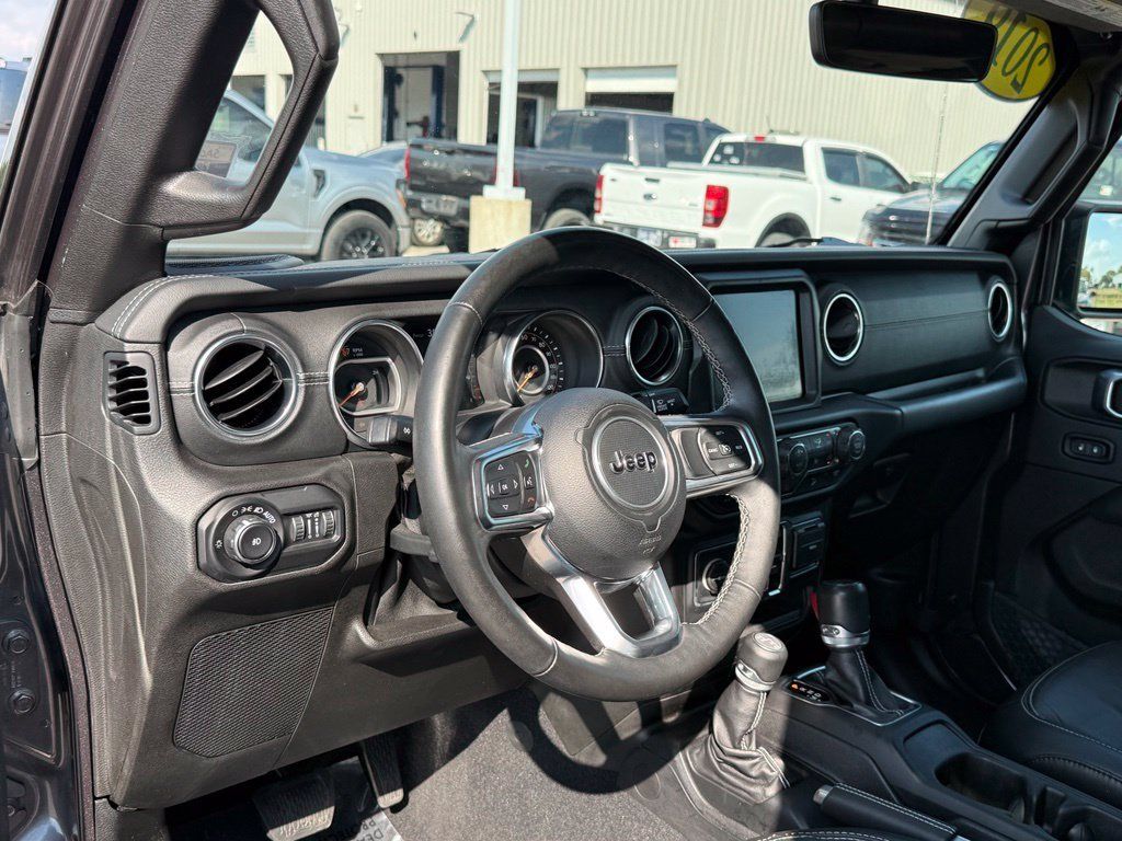 Used 2019 Jeep Wrangler Unlimited Sahara AWD/4WD image 4