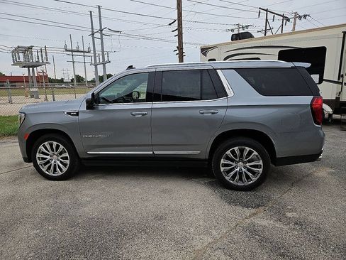 Used 2023 GMC Yukon Denali AWD/4WD image 3