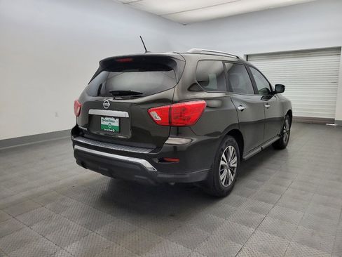 Used 2017 Nissan Pathfinder S image 9