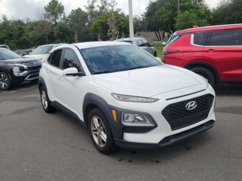 Used 2021 Hyundai Kona SE FWD image 3