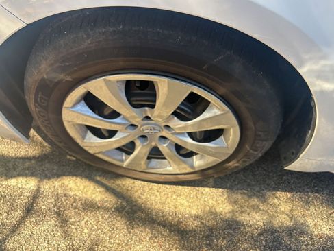 Used 2025 Toyota Corolla LE image 11