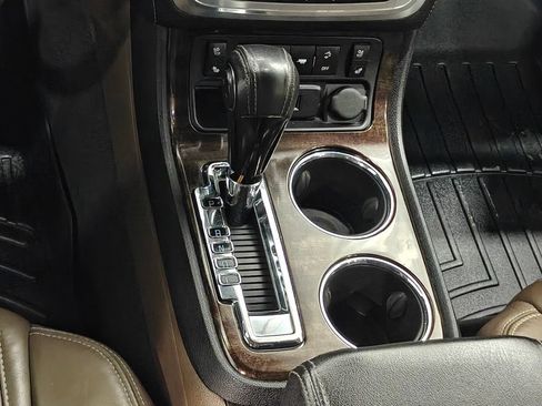Used 2015 GMC Acadia SLT AWD/4WD image 8
