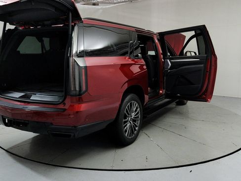 Certified 2025 Cadillac Escalade ESV Sport Platinum AWD/4WD image 11