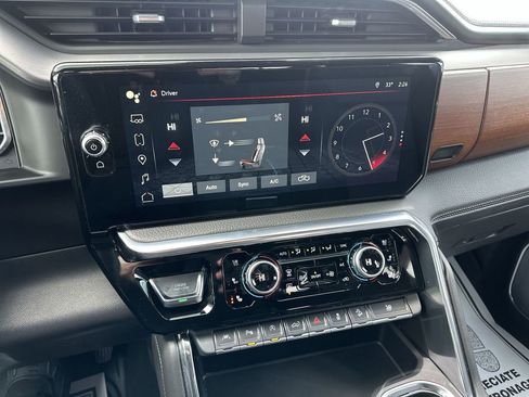 Used 2022 GMC Sierra 1500 Denali w/ Technology Package image 18