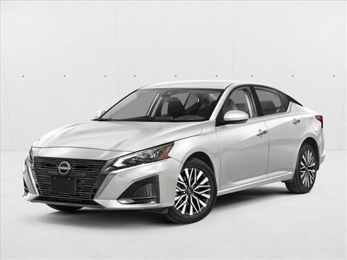 Used 2024 Nissan Altima 2.5 SV FWD image 1