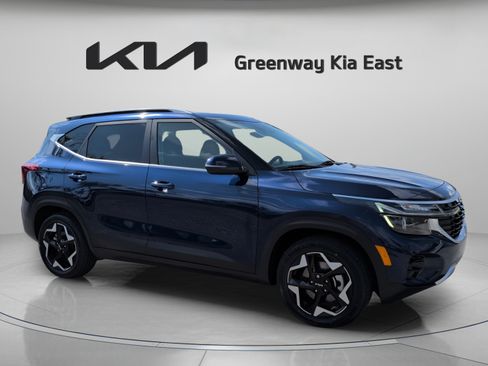 Certified 2024 Kia Seltos EX AWD/4WD image 3