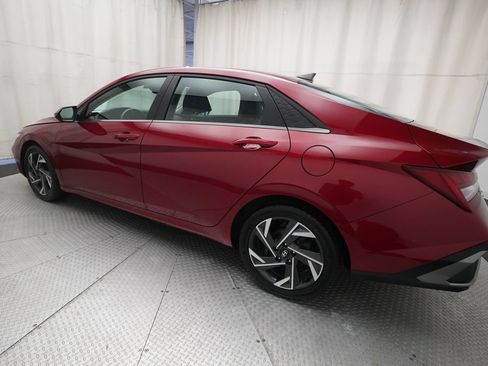 Used 2025 Hyundai Elantra Limited FWD image 33