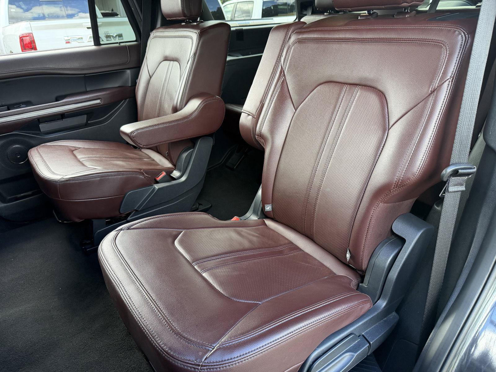 Used 2024 Ford Expedition Limited RWD image 17