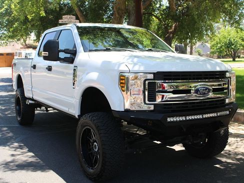Used 2019 Ford F250 XL w/ STX Appearance Package AWD/4WD image 45