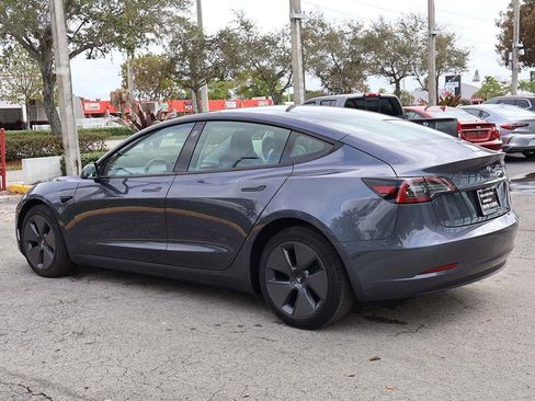 Used 2023 Tesla Model 3 Standard Range image 9