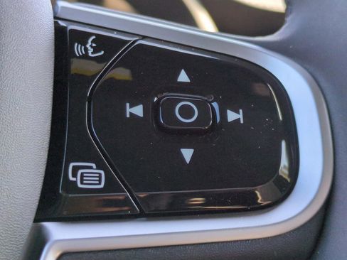 New 2026 Volvo XC90 B6 Plus image 17