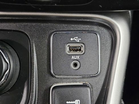 Used 2017 Jeep Compass Latitude w/ Popular Equipment Group AWD/4WD image 22