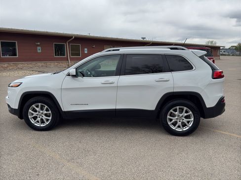 Used 2015 Jeep Cherokee Latitude AWD/4WD image 9