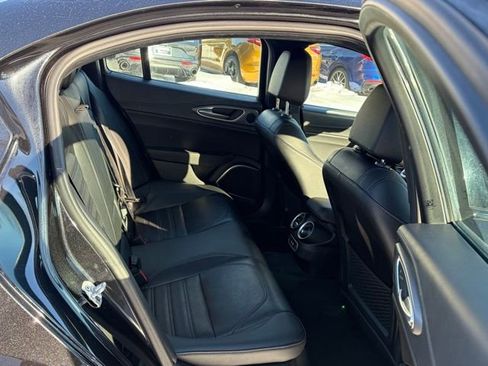 Used 2022 Alfa Romeo Giulia Veloce image 41