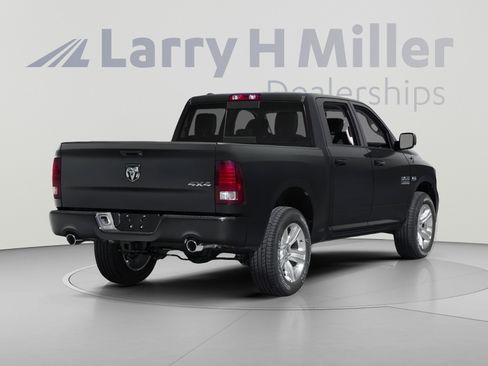 Used 2014 RAM 1500 Laramie w/ Convenience Group AWD/4WD image 4