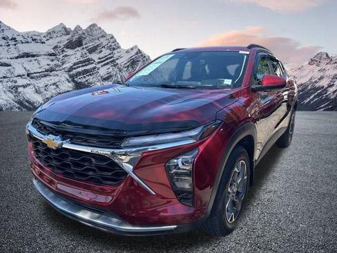 Used 2024 Chevrolet Trax LT w/ Driver Confidence Package image 1