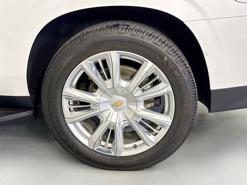 Used 2022 Chevrolet Suburban High Country w/ Max Trailering Package AWD/4WD image 34